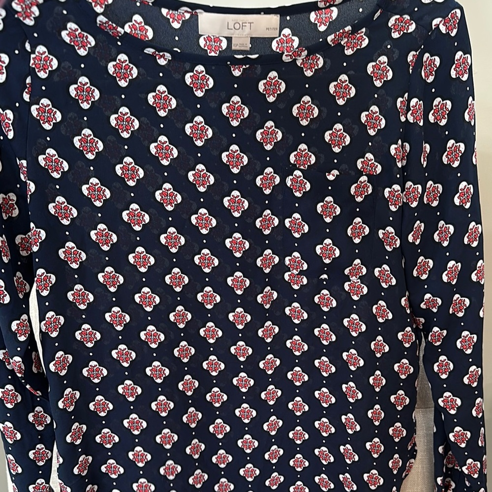 LOFT Women's Navy Floral Top